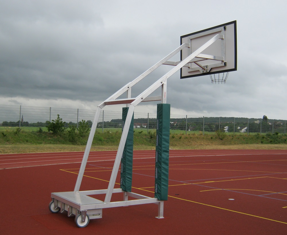 Schutzpolster für mobile Basketball-Anlage