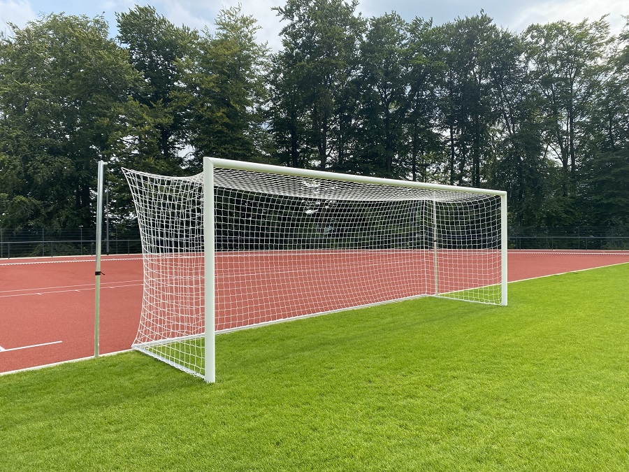 Fußballtor weiß mit Spannstangen - PREMIUM - integrierte Netzaufhängung - 7,32 x 2,44 m - aus Aluminium